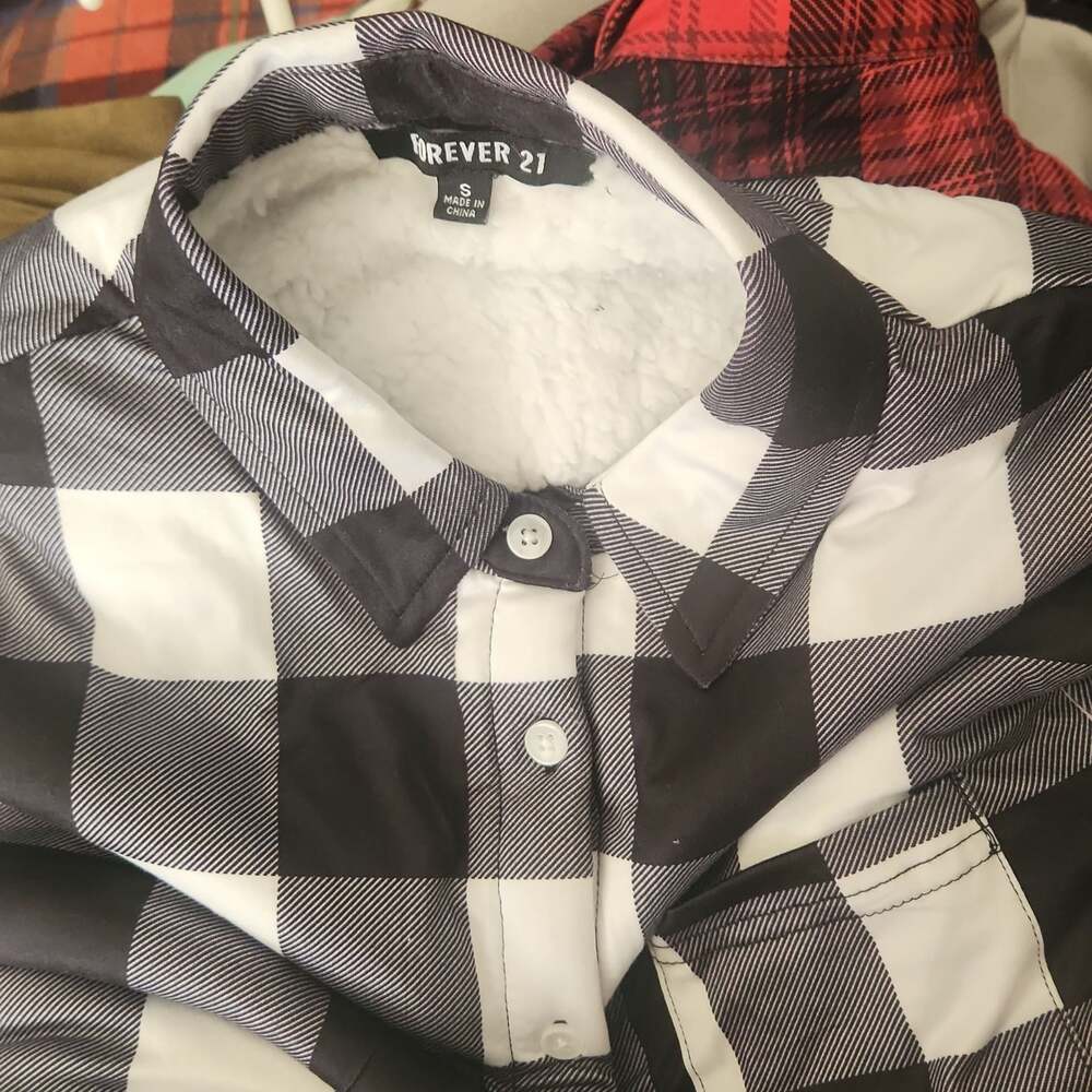 Forever 21 Women's Sherpa Lined Buffalo Plaid Flannel Shirt Jacket